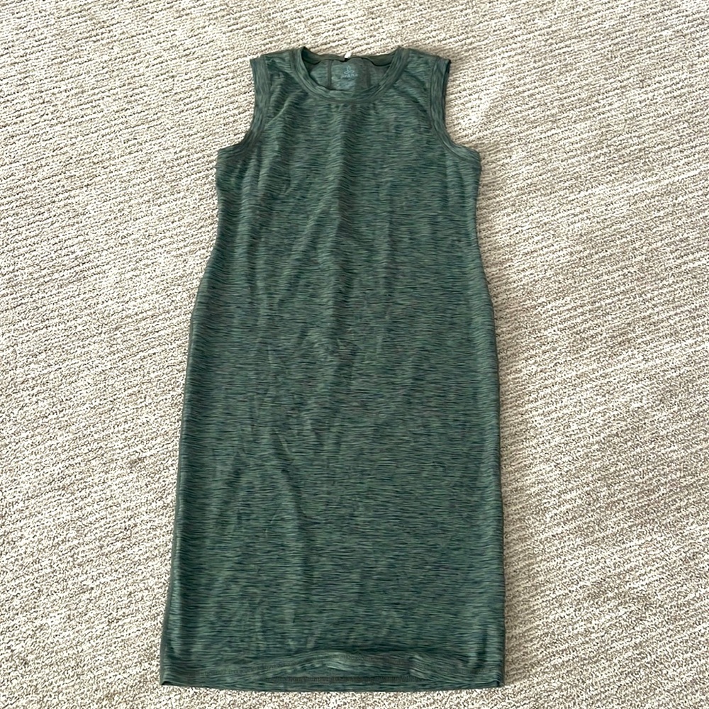 Sport dress green